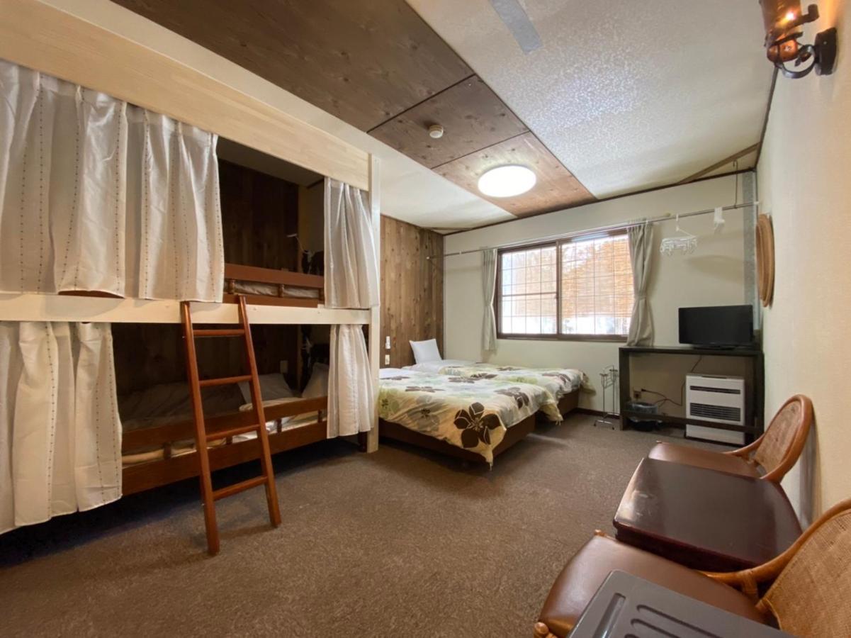 Hareruya Bed & Breakfast Hakuba Bagian luar foto