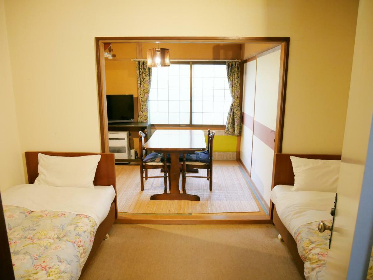 Hareruya Bed & Breakfast Hakuba Bagian luar foto