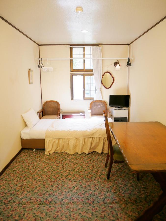 Hareruya Bed & Breakfast Hakuba Bagian luar foto